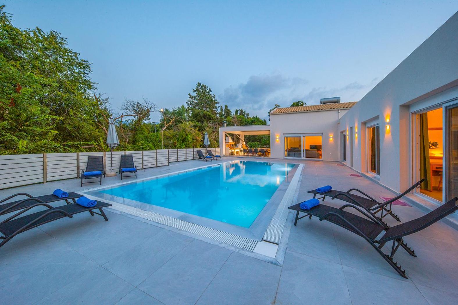 Villa Ami, Roda, Corfu: 10 Guests, Heated Pool, Private Mini Golf, Pool Table & More!! מראה חיצוני תמונה