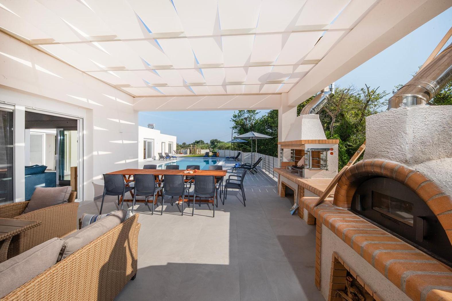 Villa Ami, Roda, Corfu: 10 Guests, Heated Pool, Private Mini Golf, Pool Table & More!! מראה חיצוני תמונה